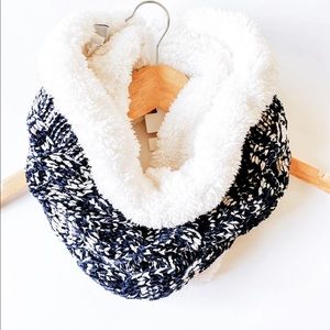 Sonoma  Women’s Off white scarf